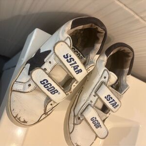 Golden goose sneakers sz 32 missing interior pad
